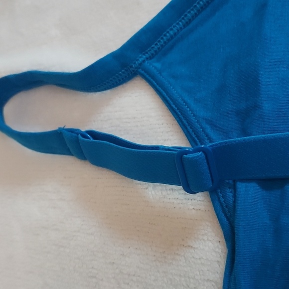 Adidas Essentials - Picture 6 of 13